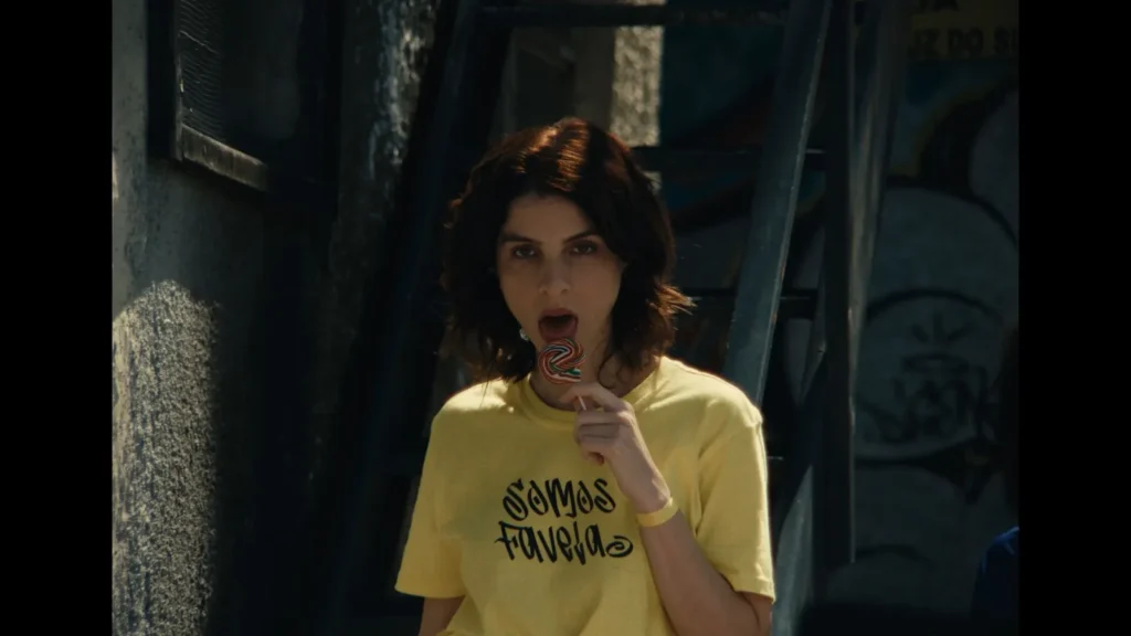 Still from Favela Amarela
